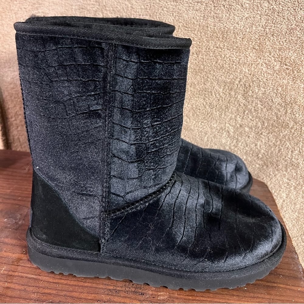 NWOT UGGS